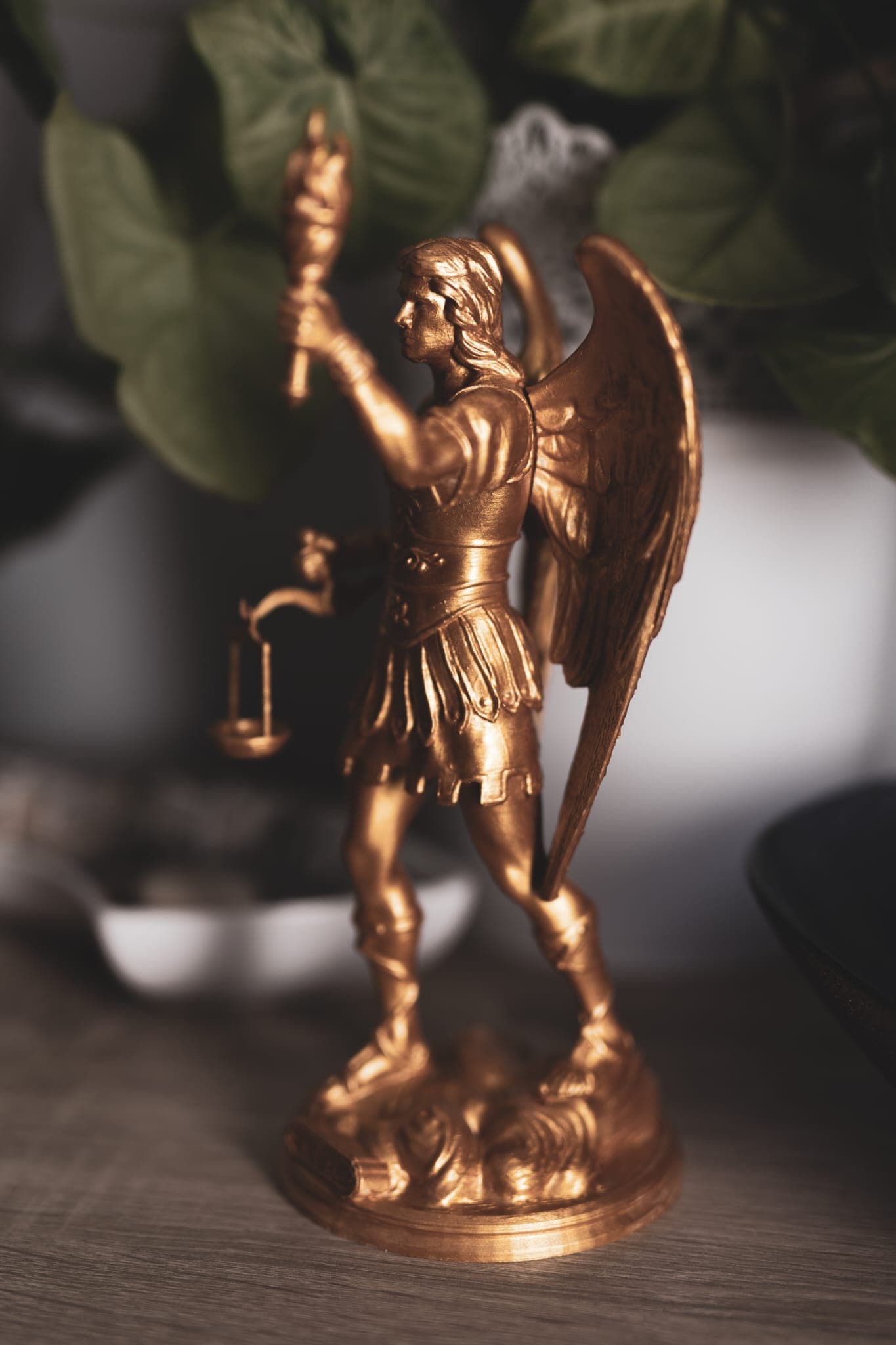 Plasma-Harmonisierer-Statue — Erzengel Uriel (25 cm)